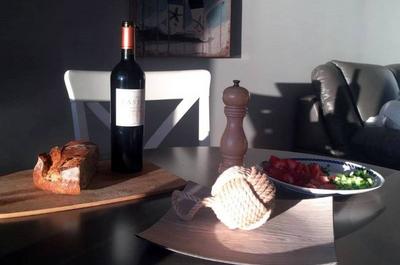 Table et bouteille