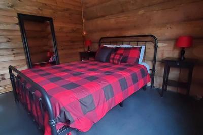 Le Jadanie chalet - Chambre   © Joanie Racine