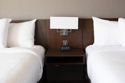 Chambre avec 2 lits queen