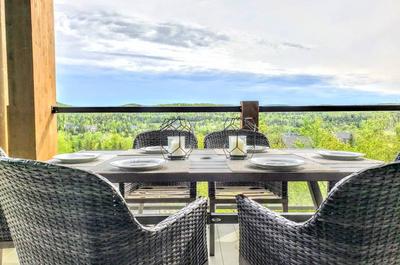 Balcon avec vue   © Tremblant Prestige