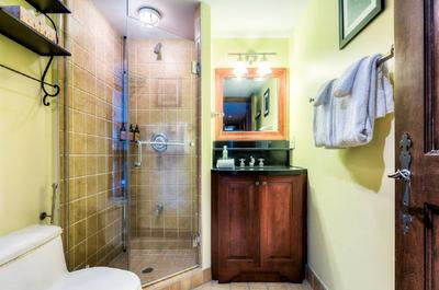Salle de bain invités   © Tremblant Prestige