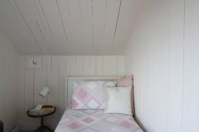 Chambre rose avec balcon   © M.Forest
