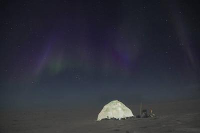 Nuitée en igloo près du camp de Manarsulik   © P-L.Boucher