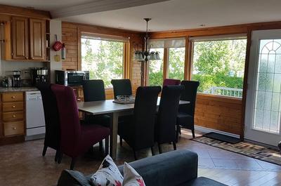 335 Aire de vie avec Vue Lac