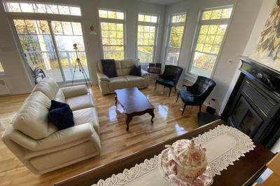 Salon avec foyer