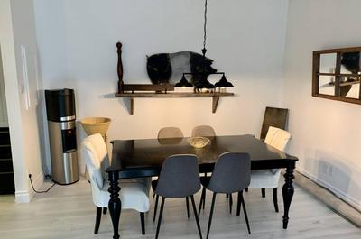 Grande table   © Refuge au pied de la falaise
