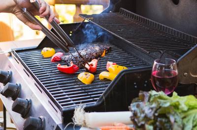 BBQ   © Fiddler Lake Resort