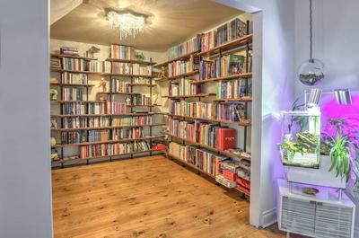 Bibliothèque et Salle de jeux