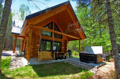 CABOTEUR – AU CHALET EN BOIS ROND