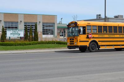 Bureau   © Autobus Robert Paquette et Fils