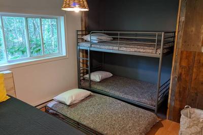 Chambre lit double et lits superposés