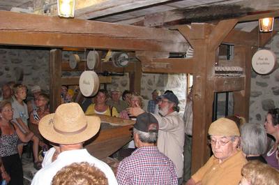 En visite avec le meunier Robert St-Cyr   © Moulin Michel de Gentilly