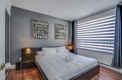 Chambre des maîtres lit de format king