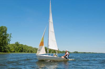 Cours de voile au Centre de plein air l'Estacade