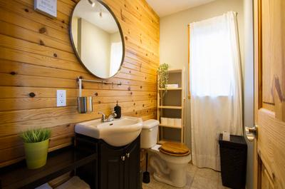 Salle de bain et toilette   © Y.Frérot