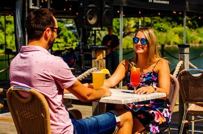 Bar-terrasse La Cale   © Société du Vieux Canal de Beauharnois