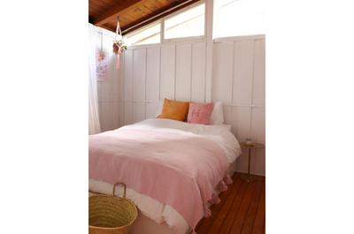 2e chambre avec lit queen   © S.Hébert