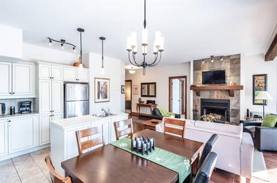 CONDO SUR LE TERRAIN DE GOLF/ELEGANT CONDO ON GOLF COURSE