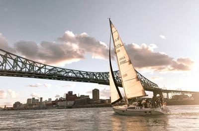 Navigation sous le pont Jacques-Cartier   © V.Garon