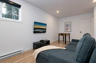 Sous-sol avec sofa-lit double