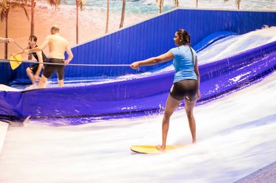 Cours de surf intérieur Maeva Surf Centropolis   © A.Lépine