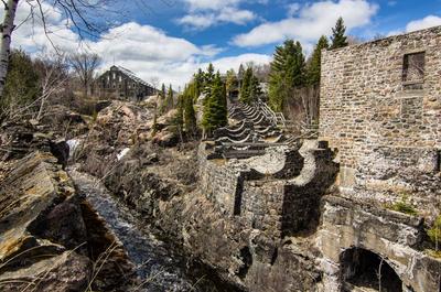 Bâtiment 1903 et sentiers   © La Pulperie de Chicoutimi