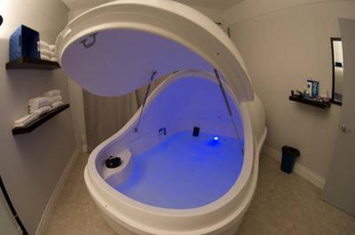 Bain flottant (Caisson d'isolation sensorielle)
