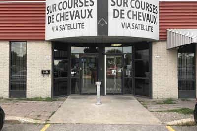 Entrée   © Le Jockey - salon de paris Est de Montréal