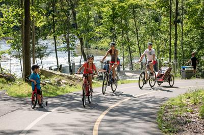 Parc de la Rivière-Etchemin en été   © Daniel T Photo