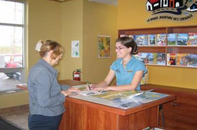 Intérieur - comptoir d'information