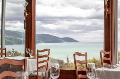 Salle à manger avec vue sur le fleuve   © Em Photographie