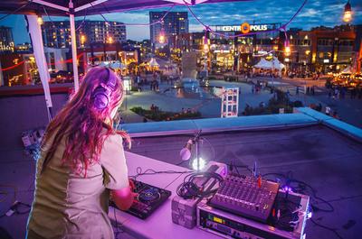 Programmation estivale DJ sur le toit   © Mouv'Image/R.Beauvois