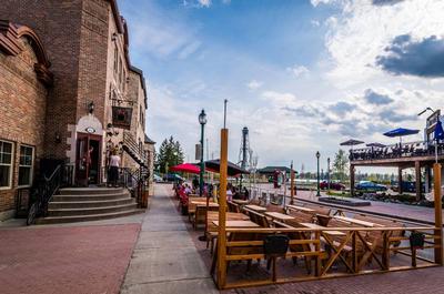 Une terrasse de 80 places   © C.Villemont