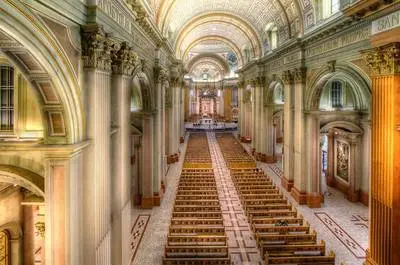 Cathédrale Marie-Reine-du-Monde