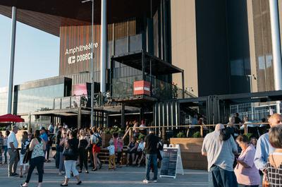 Plaza de l'amphithéâtre   © Amphithéâtre Cogeco