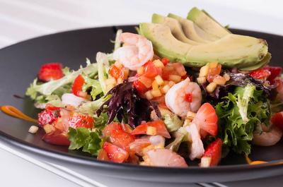 Salade de crevettes et mangues