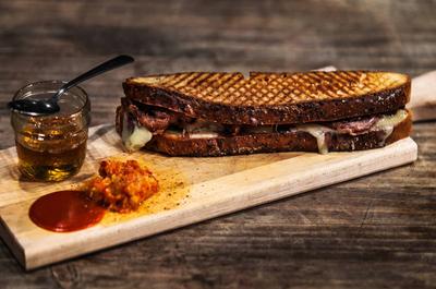 Grilled Cheese   © Les Torchés Taverne
