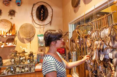 Boutique d'artisanat du Musée   © Studio du Ruisseau
