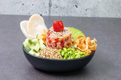 Poke bowl saumon et fraises   © Shaker Cuisine & Mixologie