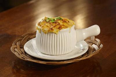 Soupe à l'oignon gratinée   © Ye Olde Orchard Pub