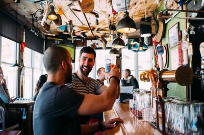 Au bar