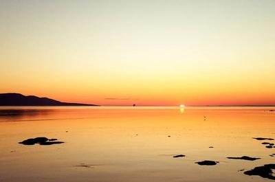 Lever de soleil sur le fleuve