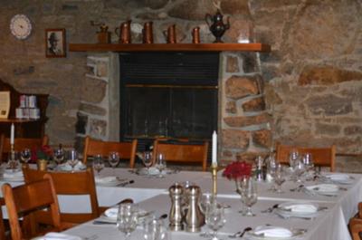 Salle avec foyer