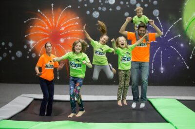 Découvrez l’adrénaline et le plaisir chez iSaute : L’ultime destination pour les amateurs de trampoline!