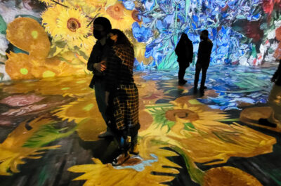 Commencer la fin de semaine dans les tournesols de Van Gogh, à OASIS immersion