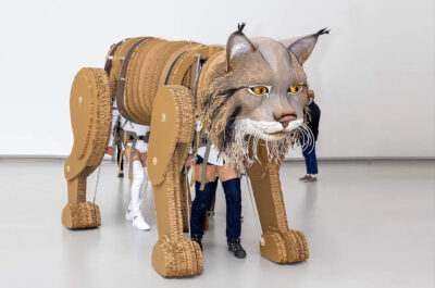 Marionnettes en vitrines! parcours-exposition extérieur qui débute le 16 février dans le cadre de la 20e édition du Festival international de Casteliers du 3 au 9 mars
