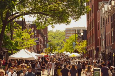 Dès jeudi 29 mai jusqu’au 1er juin prochains la foire qui débute l’été sur l’Avenue du Mont-Royal