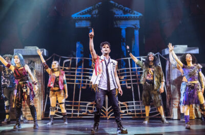 Devant un succès retentissant, deux supplémentaires s’ajoutent pour WE WILL ROCK YOU !
